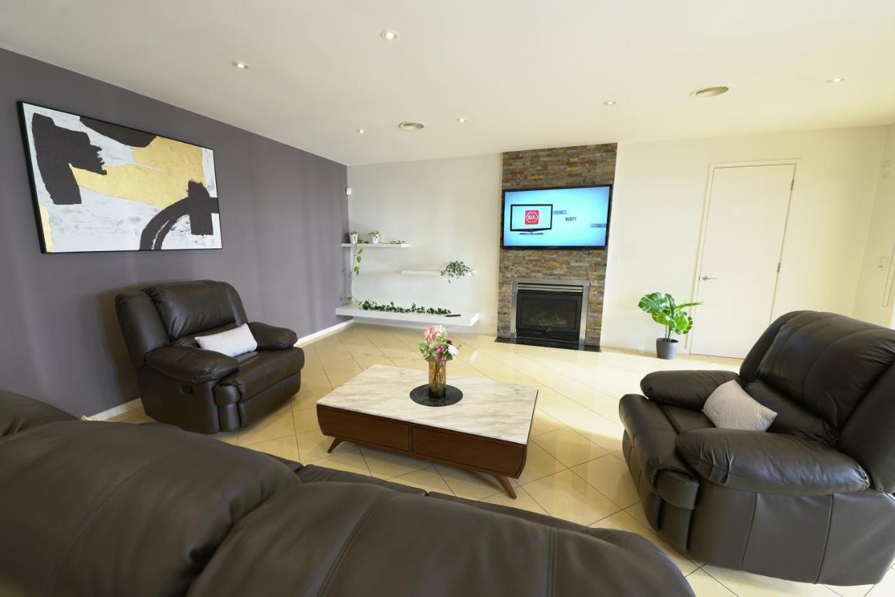 Luxury 7Brm Entire House Lakeview Blackswans Wifi Bbq Resort بوينت كوك المظهر الخارجي الصورة