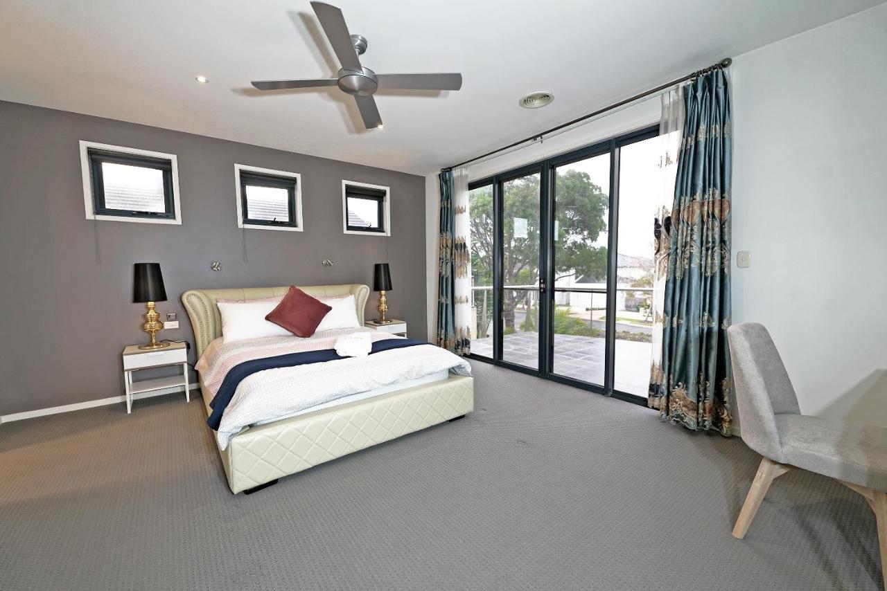 Luxury 7Brm Entire House Lakeview Blackswans Wifi Bbq Resort بوينت كوك المظهر الخارجي الصورة