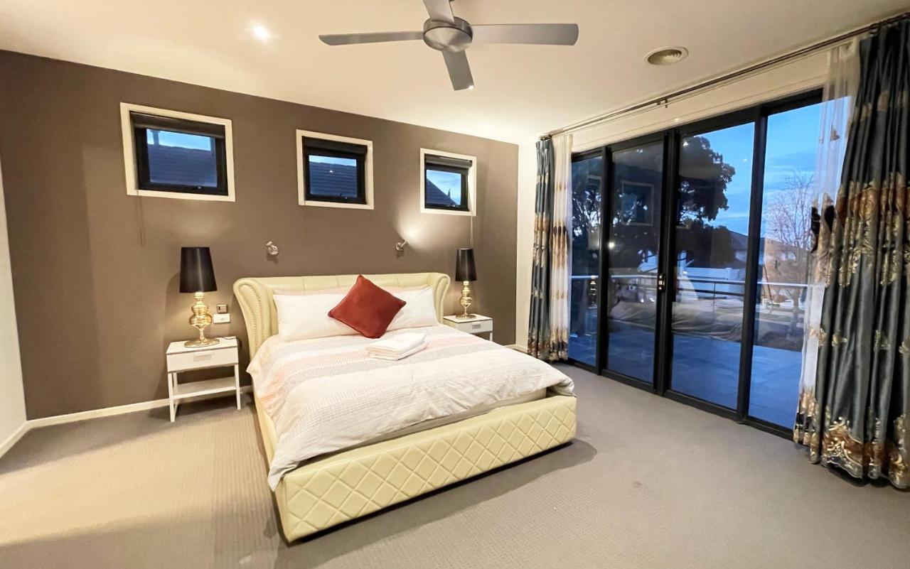 Luxury 7Brm Entire House Lakeview Blackswans Wifi Bbq Resort بوينت كوك المظهر الخارجي الصورة