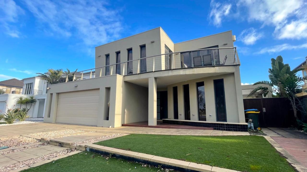 Luxury 7Brm Entire House Lakeview Blackswans Wifi Bbq Resort بوينت كوك المظهر الخارجي الصورة